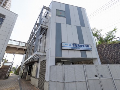 ���_�ސ�w���ӂ̒��̗l�q