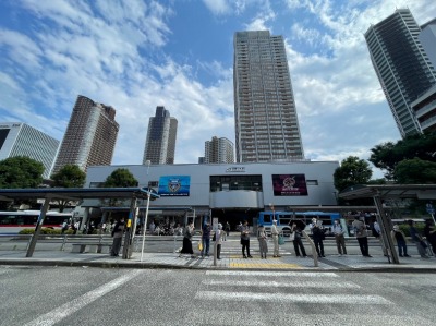 ���������w���ӂ̒��̗l�q