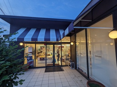 �P�s�w���ӂ̃P�[�L--�V���g���[�[�@�P�s�X