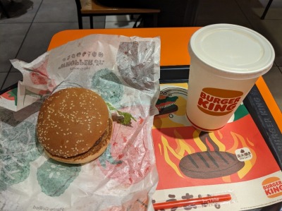 <バーガーキング>ワッパーチーズJr. 河内天美駅の直火焼ハンバーガー--バーガーキング セブンパーク天美店