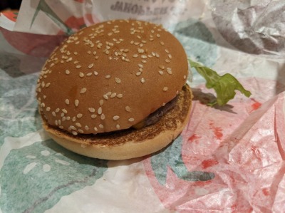 <バーガーキング>ワッパーチーズJr. 河内天美駅の直火焼ハンバーガー--バーガーキング セブンパーク天美店