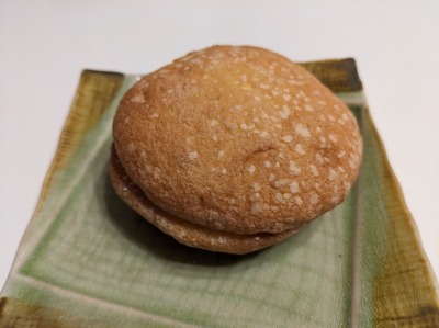 <シャトレーゼ>ブッセ 松江駅のケーキ--シャトレーゼ 松江駅通り店