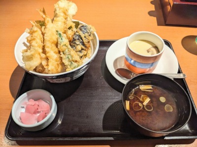 <和食さと>真穴子と海老の上天丼 河内天美駅のファミレス--和食さと 松原三宅店