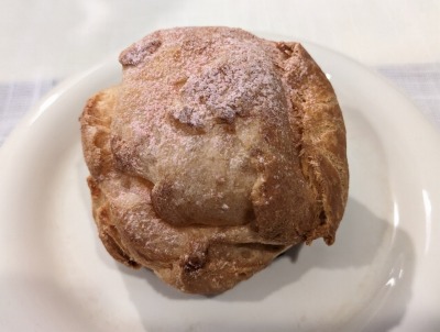 <ビアードパパ>贅沢いちご 豊田駅のシュークリーム--ビアードパパ イオンモール多摩平の森店