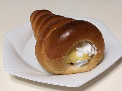 <ポンパドウル>各種パン 関内駅のパン屋さん--ポンパドウル 伊勢佐木町店