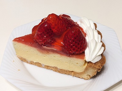 <銀座コージーコーナー>紅ほっぺ苺のタルト 妙典駅周辺のケーキ--銀座コージーコーナー イオン市川妙典