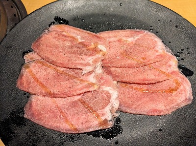 <焼肉きんぐ>お肉各種 中目黒駅の焼肉--焼肉きんぐ 中目黒店