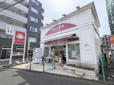 <不二家>お店外観 新川崎駅のケーキ--不二家 川崎南加瀬店