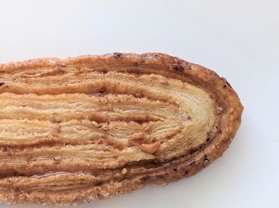 <春華堂>うなぎパイ ナッツ入り 浜松駅のケーキ--春華堂 本店