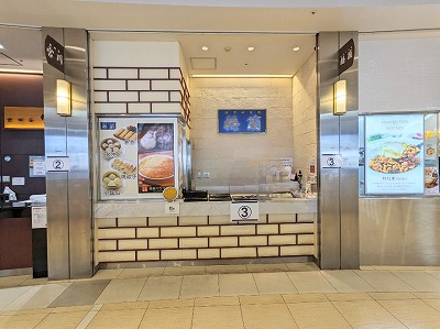 <ららぽーと横浜>フードコート 鴨居駅のショッピングモール--ららぽーと横浜