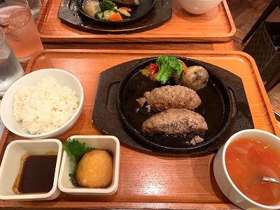 <ららぽーと横浜>ハンバーグ 鴨居駅のショッピングモール--ららぽーと横浜