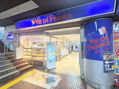 <ヴィ・ド・フランス>お店外観 大森駅のパン屋さん--ヴィ・ド・フランス 大森店