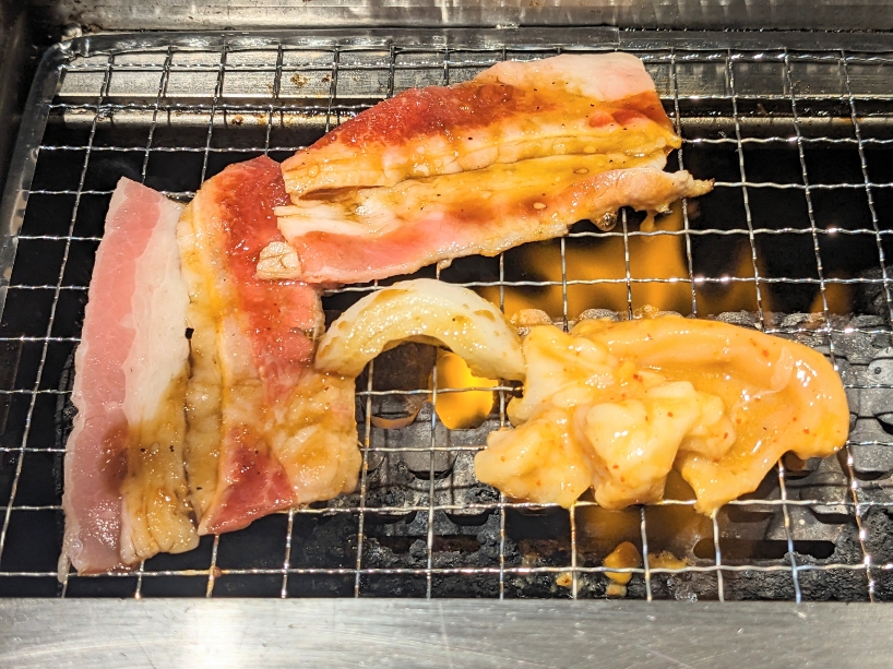 <焼肉ライク>牛バラホルモンセット 新宿駅の焼肉--焼肉ライク 新宿西口店