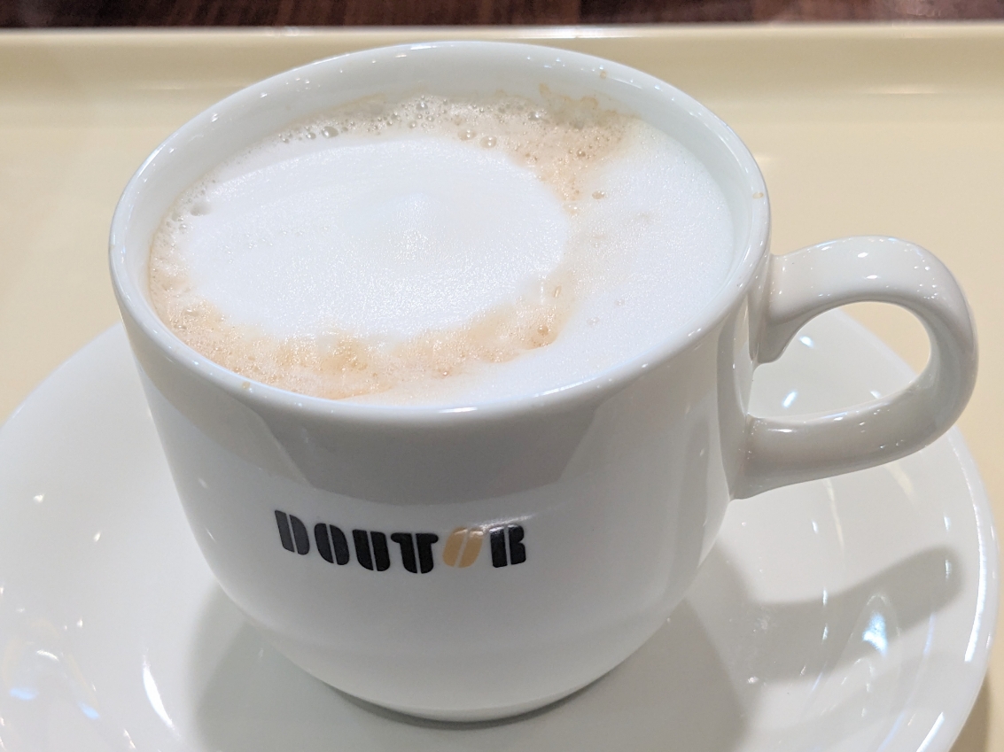 <ドトールコーヒーショップ>カフェ・ラテ 鶴川駅のカフェ--ドトールコーヒーショップ 鶴川店