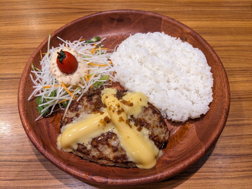 <びっくりドンキー>チーズバーグディッシュ 深井駅のハンバーグ--びっくりドンキー 上野芝店