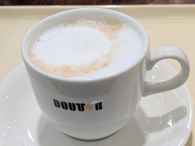 <ドトールコーヒーショップ>カフェ・ラテ 雑色駅のカフェ--ドトールコーヒーショップ 雑色店