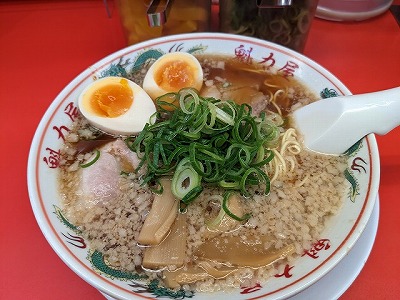 <魁力屋>京都背脂醤油味玉ラーメン 町田駅の京都ラーメン--魁力屋 町田中町店