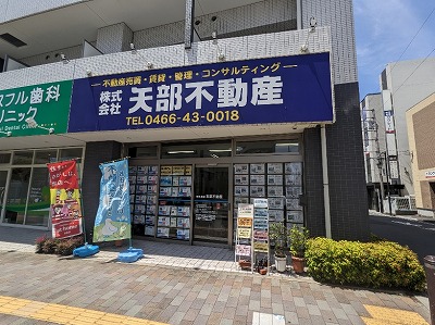 ��s���Y