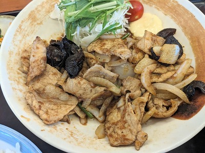 <山田うどん食堂>スタミナ焼肉定食 泉体育館駅の定食--山田うどん食堂 幸町店