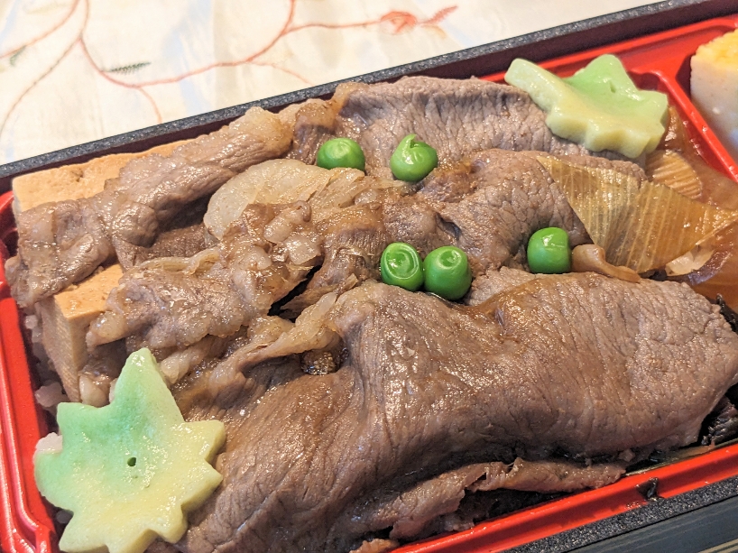 <木曽路>国産牛ロース肉すきやき重弁当 栄町駅のしゃぶしゃぶ・日本料理--木曽路 錦店