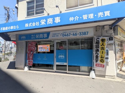 �h����