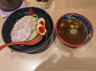 <銀柳街>三田製麵Enc_sclnEnc_scln所 川崎駅の商店街--銀柳街