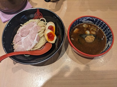 <ヨドバシカメラ>8階レストランフロア 秋葉原駅周辺の大型家電量販店--ヨドバシカメラ マルチメディアAkiba