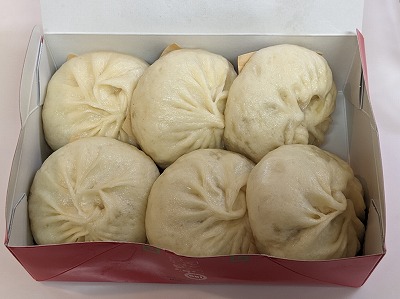 <551蓬莱>豚まん 十三駅周辺の豚まん--551蓬莱 阪急十三駅店