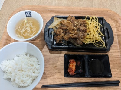 <牛角焼肉食堂>牛カルビ焼き定食 谷山駅周辺の焼肉定食--牛角焼肉食堂 イオンモール鹿児島店