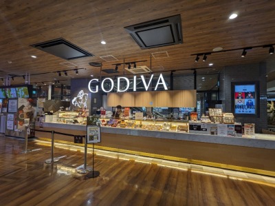 wӂ̃VbsOZ^[--R[XJxCTChXgA[Y