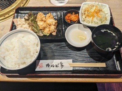 <カルビ家>ホルモン焼ランチ 京急大津駅周辺の焼肉--カルビ家