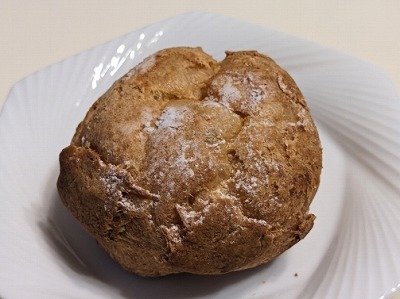 <ビアードパパ>渋皮栗のモンブランシュー 塚口駅周辺のシュークリーム--ビアードパパ 阪急塚口店