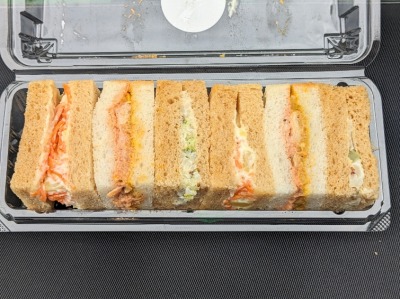 <タリーズコーヒー>3種のデリ風サラダサンド 上野御徒町駅周辺のカフェ--タリーズコーヒー 上野御徒町店