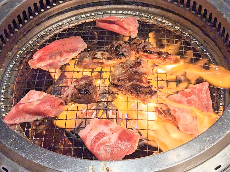 <焼肉きんぐ>お肉各種 広瀬通駅周辺の焼肉--焼肉きんぐ 仙台一番町店