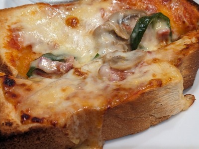 <キャラバンコーヒー>ピザトースト 国分寺駅周辺のカフェ--キャラバンコーヒー 国分寺丸井店