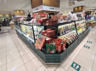 ���s�w���ӂ̃`���R���[�g--�����]�t�@JR���s�ɐ��O�X