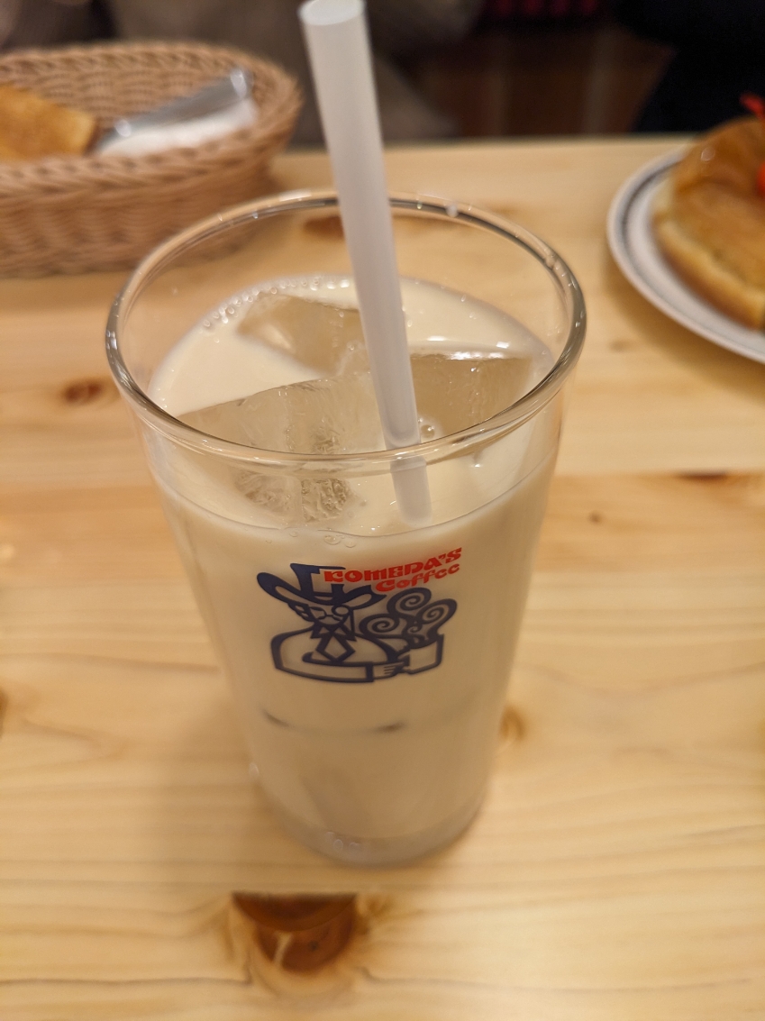 <コメダ珈琲店>ドリンク 八潮駅周辺のカフェ--コメダ珈琲店 八潮駅前店