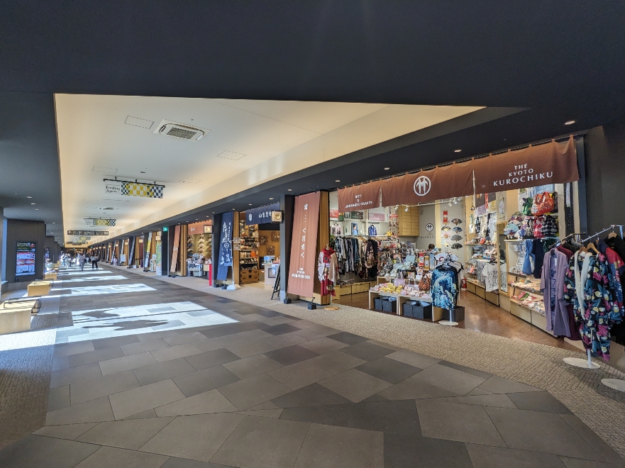 <羽田エアポートガーデン>ショッピング施設外観 羽田空港第3ターミナル駅周辺の観光名所--羽田エアポートガーデン