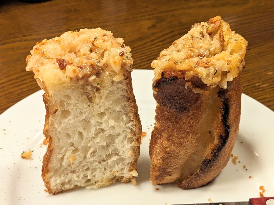 <ガーリックジョーズ>特製ガーリックブレッド 石川町駅周辺のニンニク料理--ガーリックジョーズ 元町店