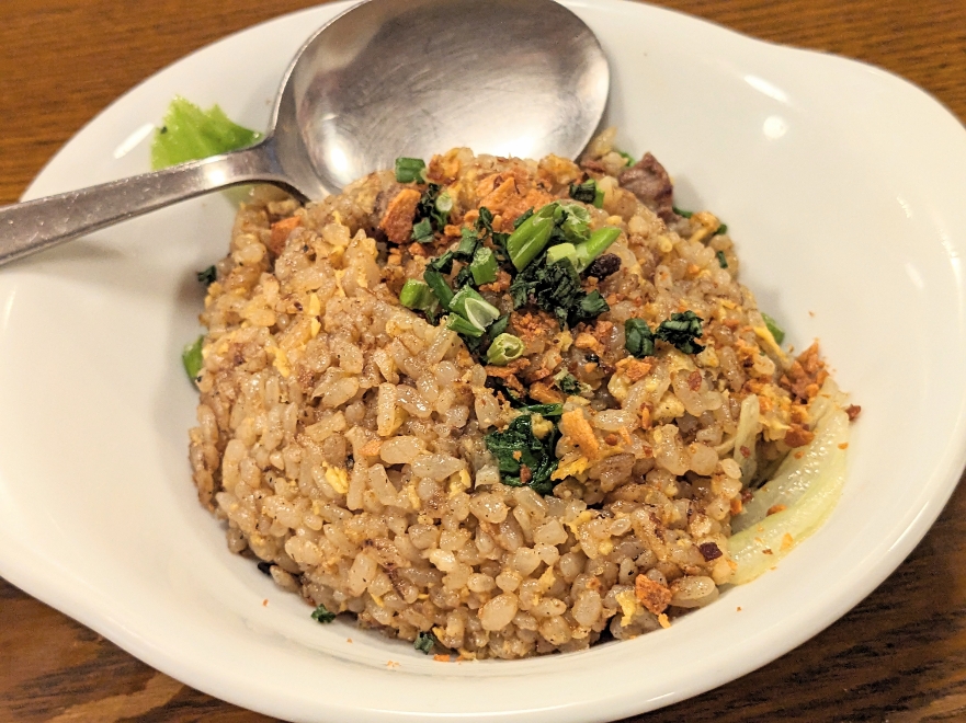 <ガーリックジョーズ>にんにく炒飯(牛肉&レタス) 石川町駅周辺のニンニク料理--ガーリックジョーズ 元町店