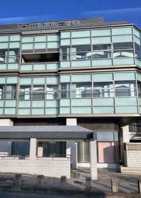 �O���w���ӂ̒��̗l�q