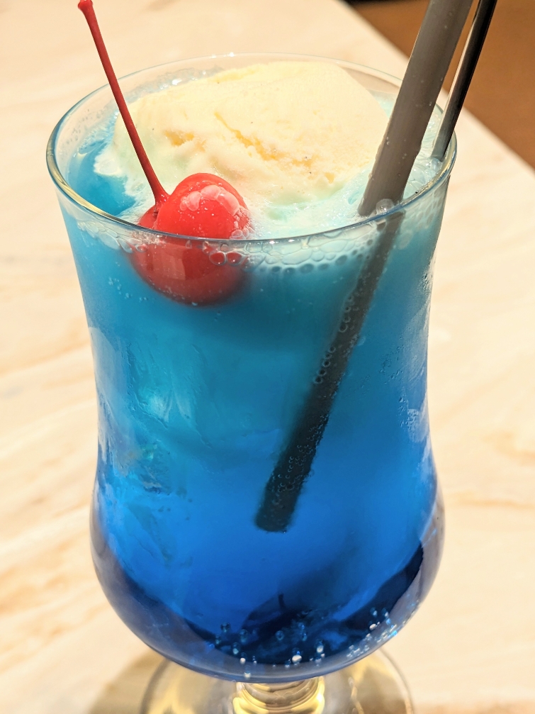 Vhwӂ̃J[--{O[@NEWoManVhX