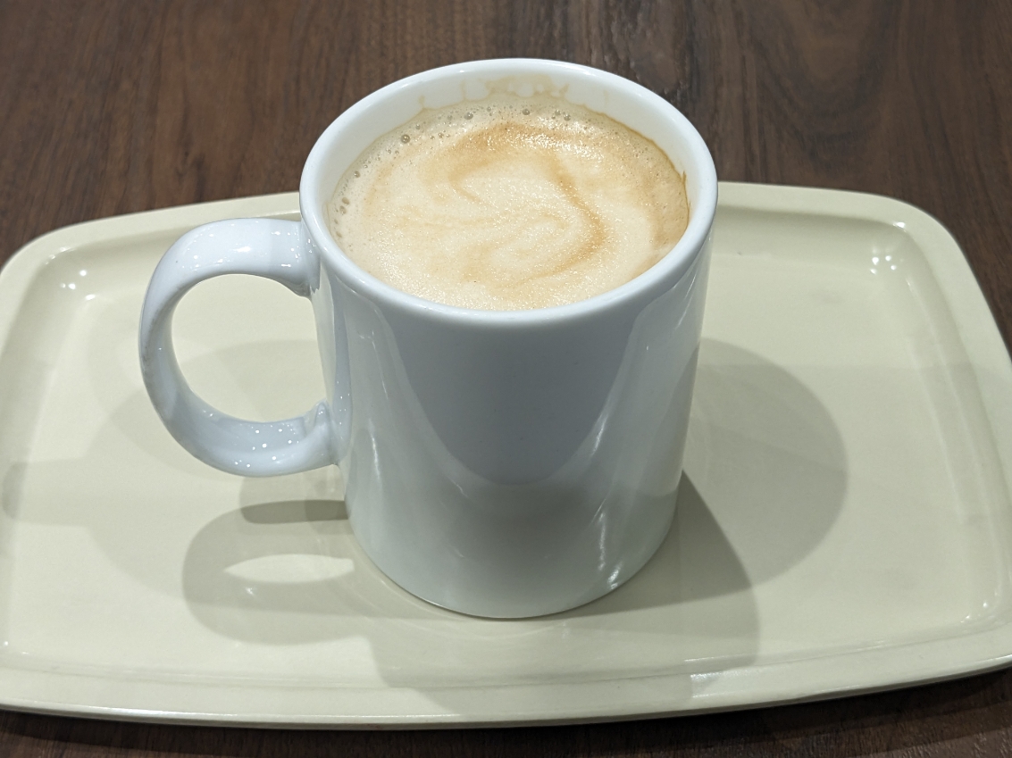 <カフェ・ベローチェ>カフェラテ 浦和駅周辺のカフェ--カフェ・ベローチェ 浦和さくら草通り店