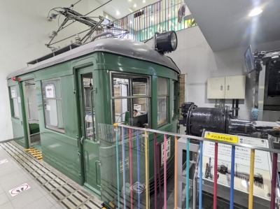 �{���w���ӂ̃��W���[�X�|�b�g--�d�Ԃƃo�X�̔�����