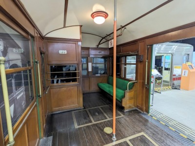 �{���w���ӂ̃��W���[�X�|�b�g--�d�Ԃƃo�X�̔�����