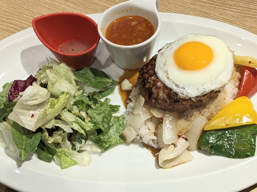<むさしの森珈琲>ロコモコTERIYAKIソース 仙川駅周辺のカフェ--むさしの森珈琲 仙川店