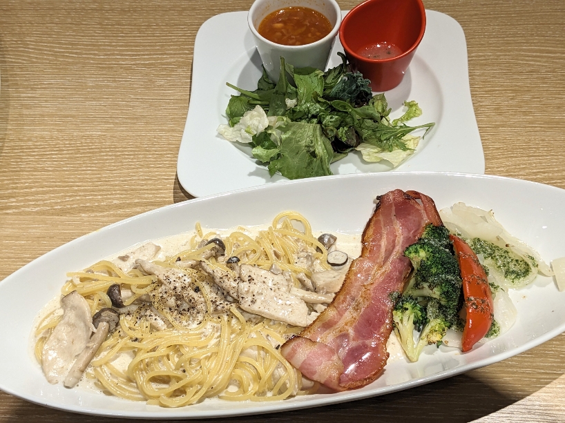 <むさしの森珈琲>ポルチーニのクリームパスタ 仙川駅周辺のカフェ--むさしの森珈琲 仙川店