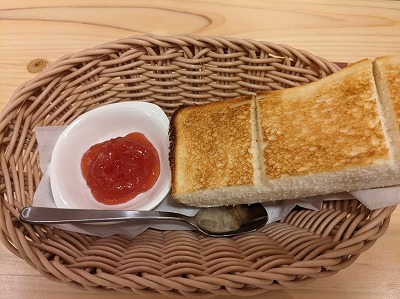 <コメダ珈琲店>モーニング 町屋駅周辺のカフェ--コメダ珈琲店 町屋駅前店