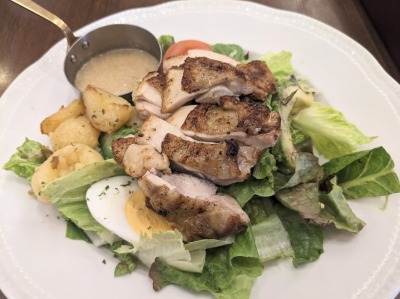 <ロイヤルホスト>グリルチキンサラダ 野幌駅周辺のファミリーレストラン--ロイヤルホスト 江別店