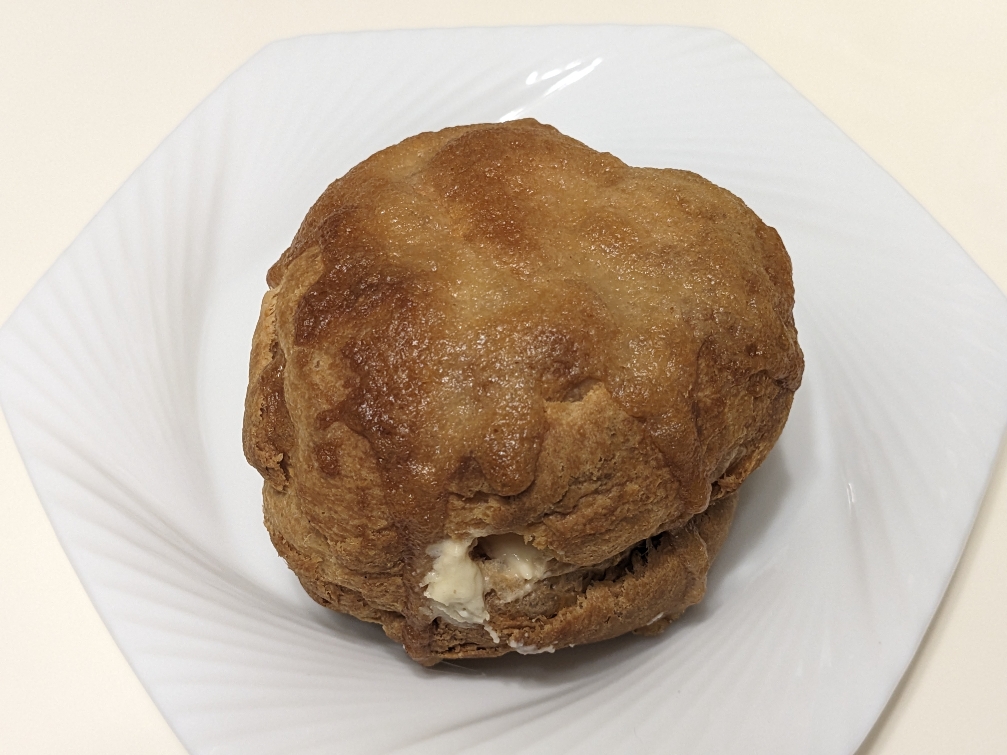 <ビアードパパ>ハニーバターシュー 南小樽駅周辺のシュークリーム--ビアードパパ 小樽店